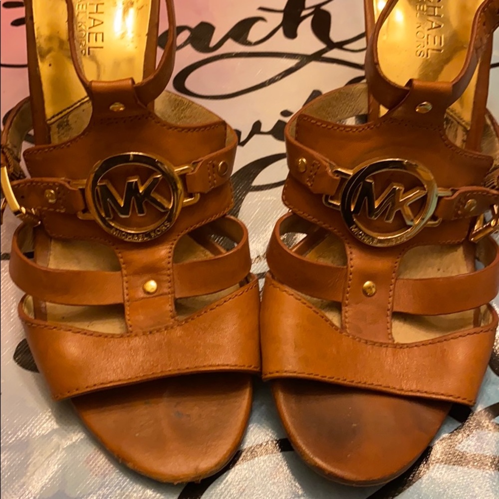 Cute heels 9M